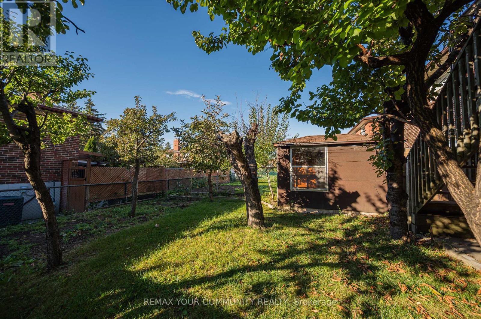 11 Anthia Drive, Toronto, Ontario  M9L 1K6 - Photo 45 - W14093032