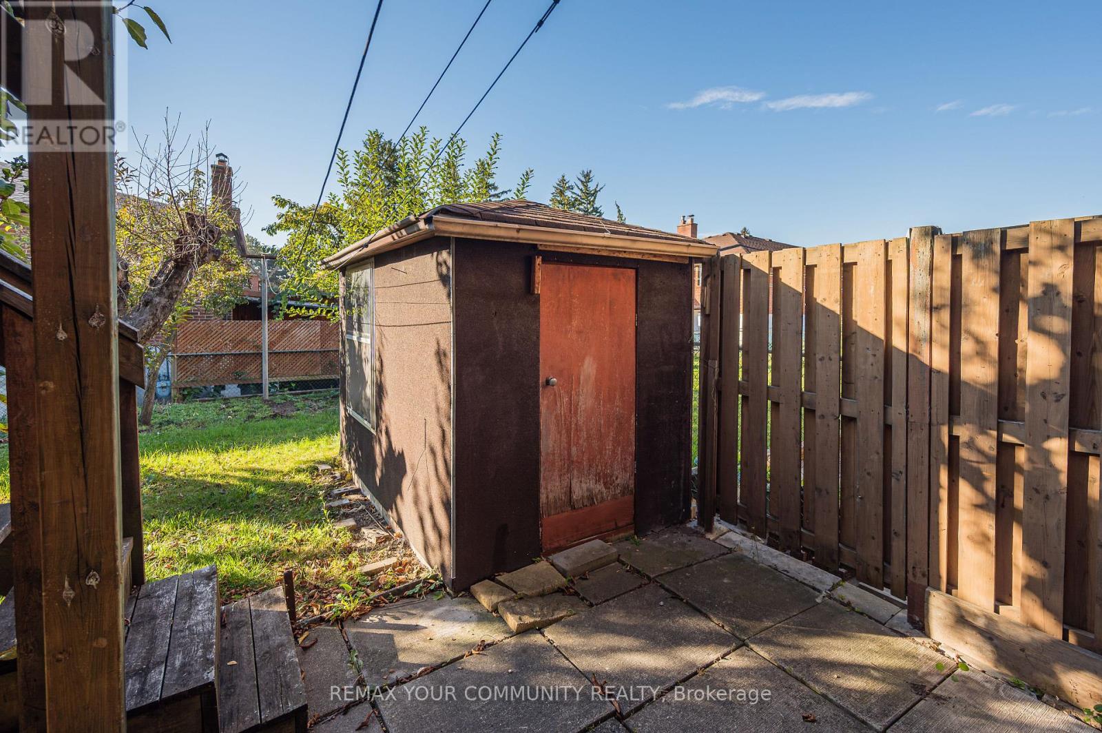11 Anthia Drive, Toronto, Ontario  M9L 1K6 - Photo 46 - W14093032