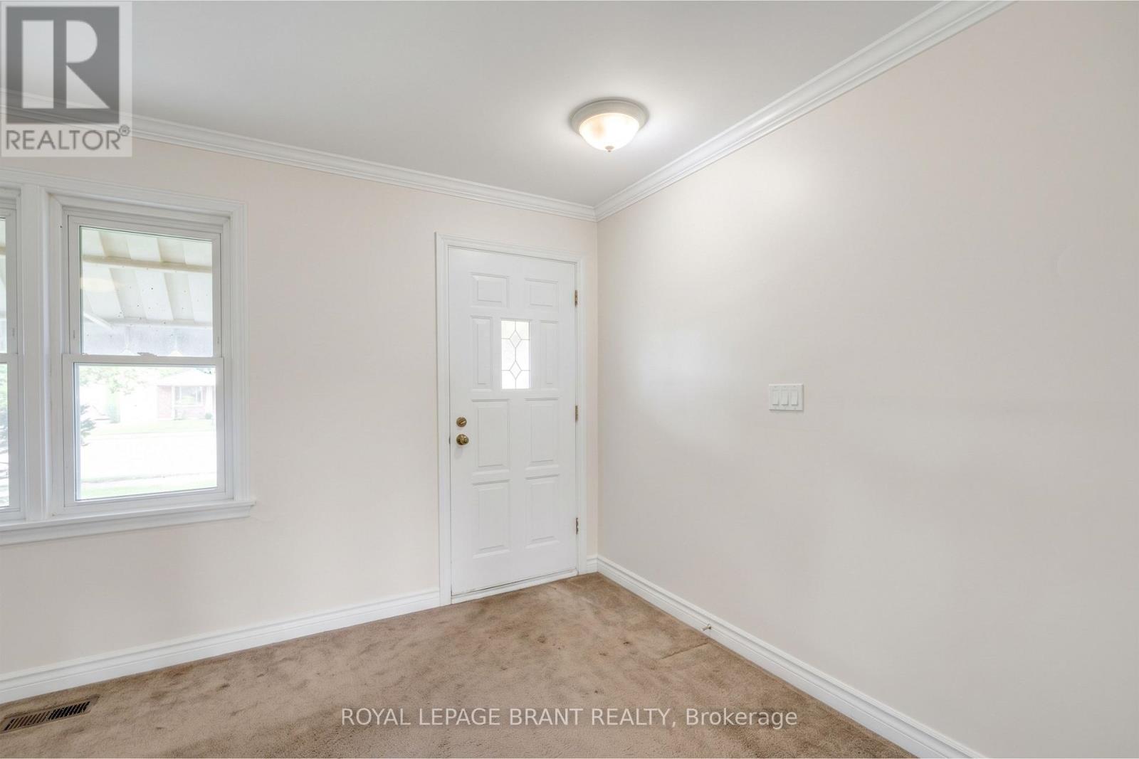 7 Willowdale Street, Brant, Ontario  N3T 5L7 - Photo 4 - X13723814