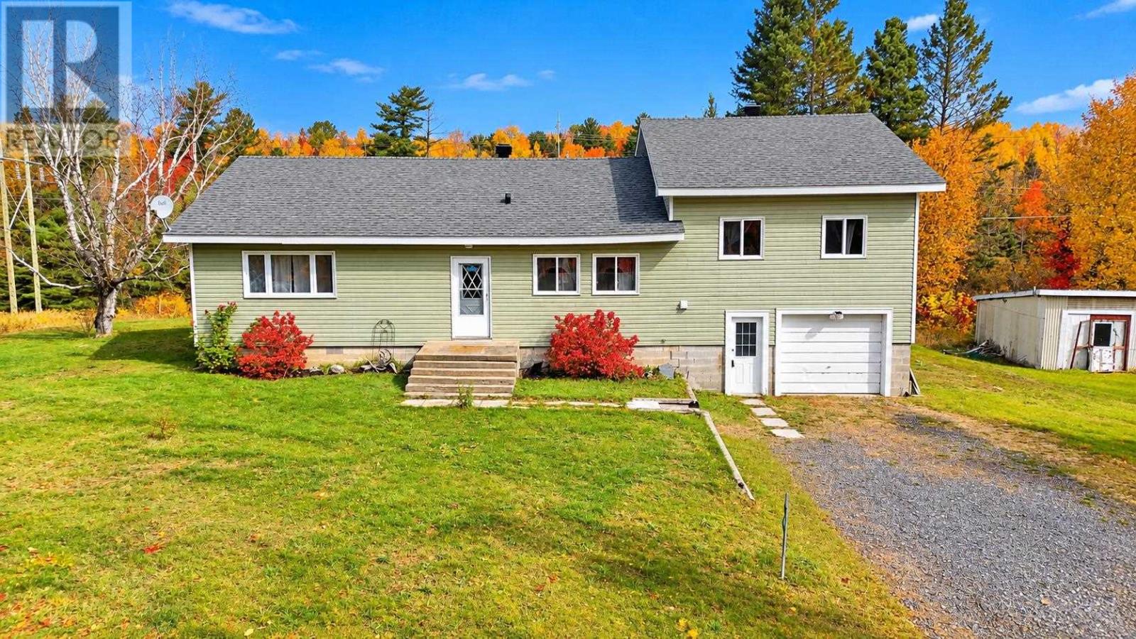 1157 Martin Rd, Spragge, Ontario  P0R 1K0 - Photo 2 - SM262915