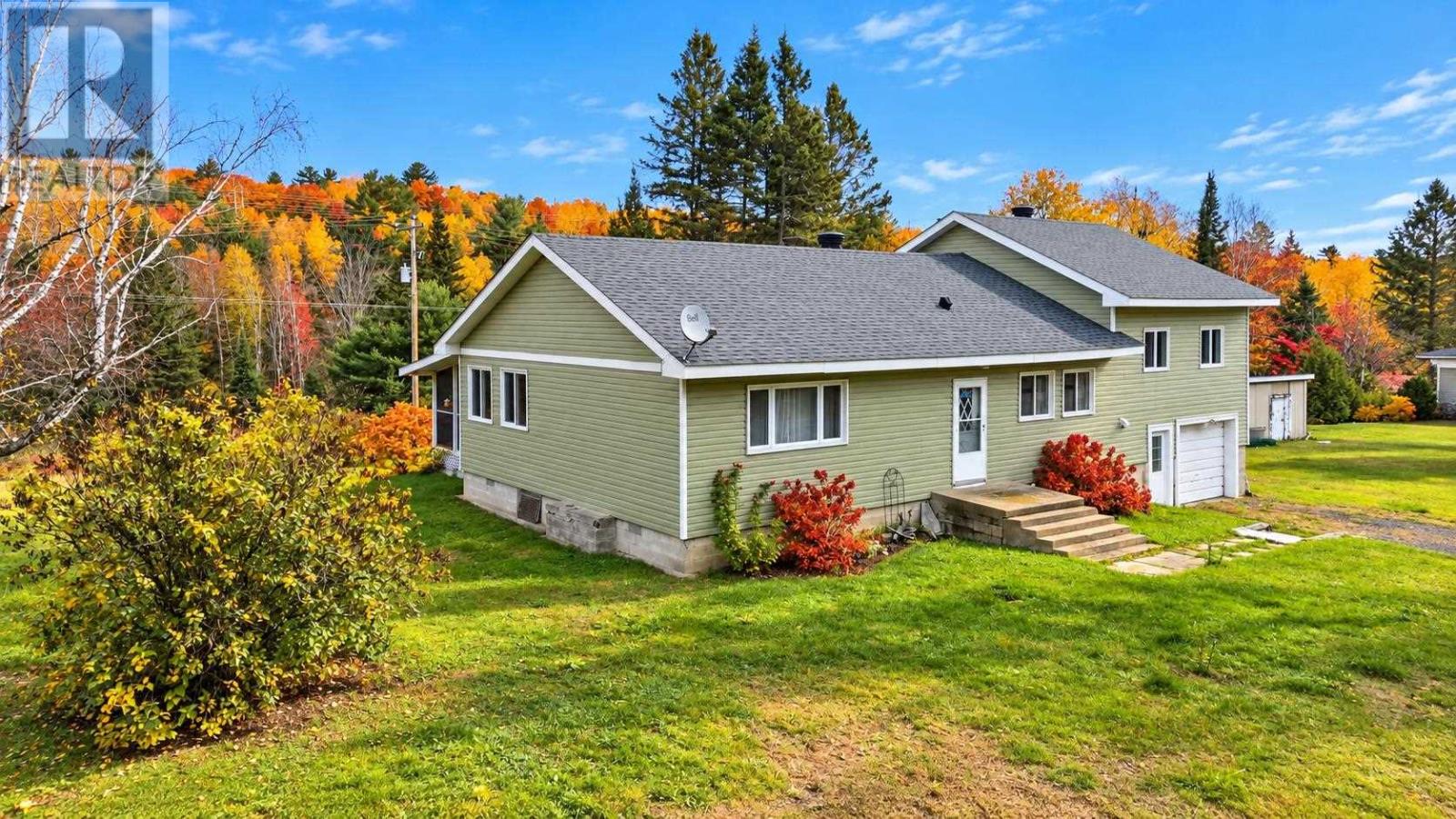 1157 Martin Rd, Spragge, Ontario  P0R 1K0 - Photo 4 - SM262915