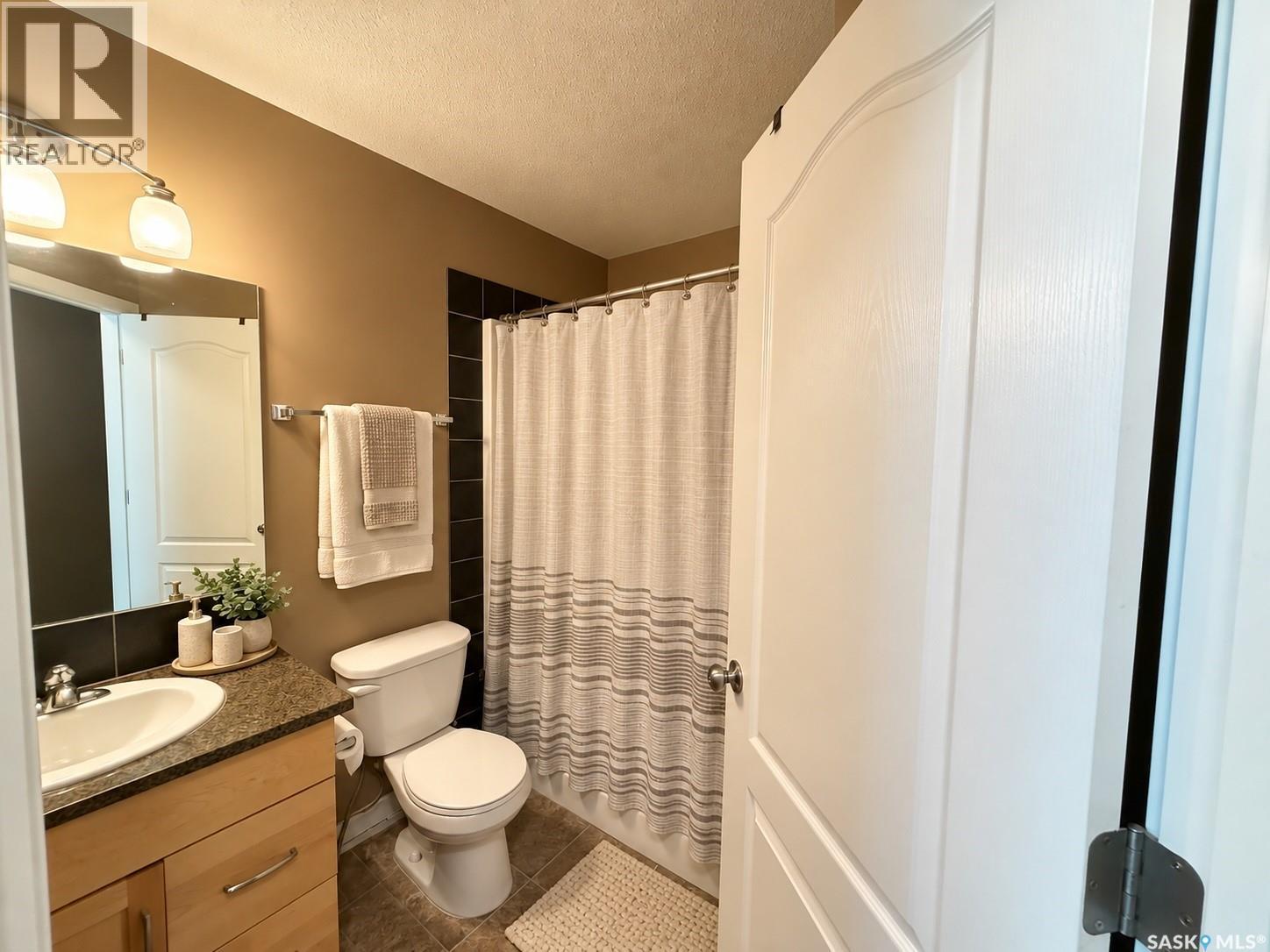 1253 Grey Street, Regina, Saskatchewan  S4T 1G7 - Photo 12 - SK051365
