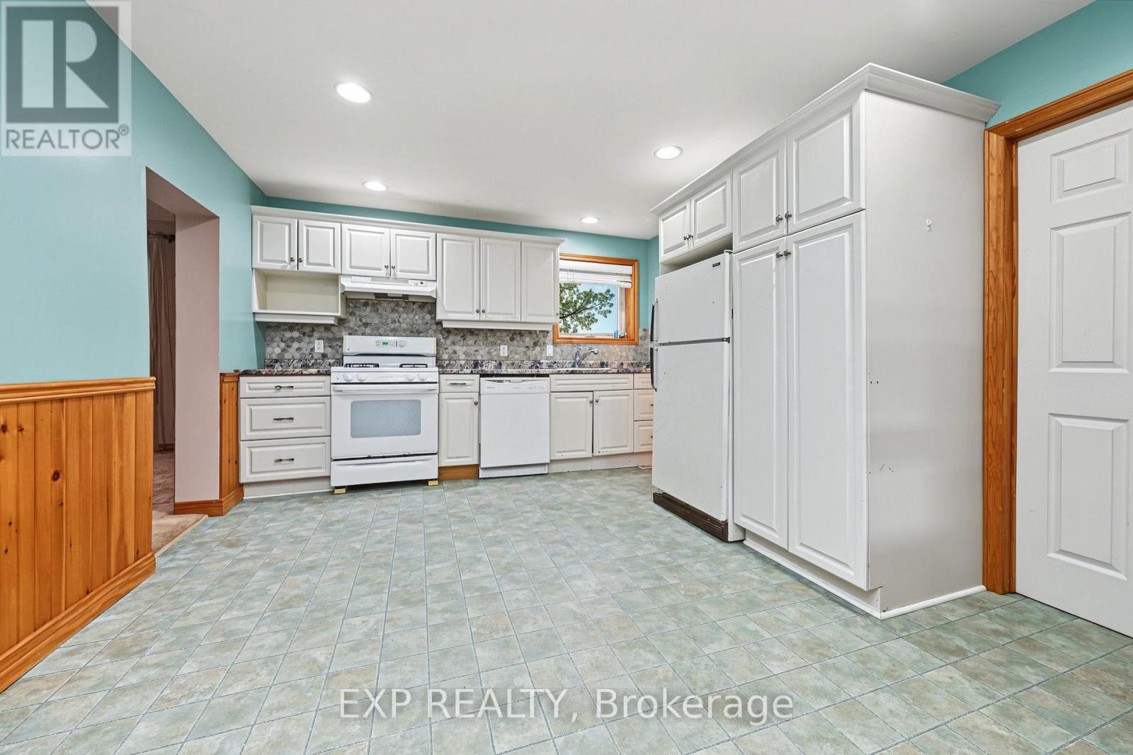 455 Simcoe Street, Warwick, Ontario  N0M 2S0 - Photo 15 - X14093320