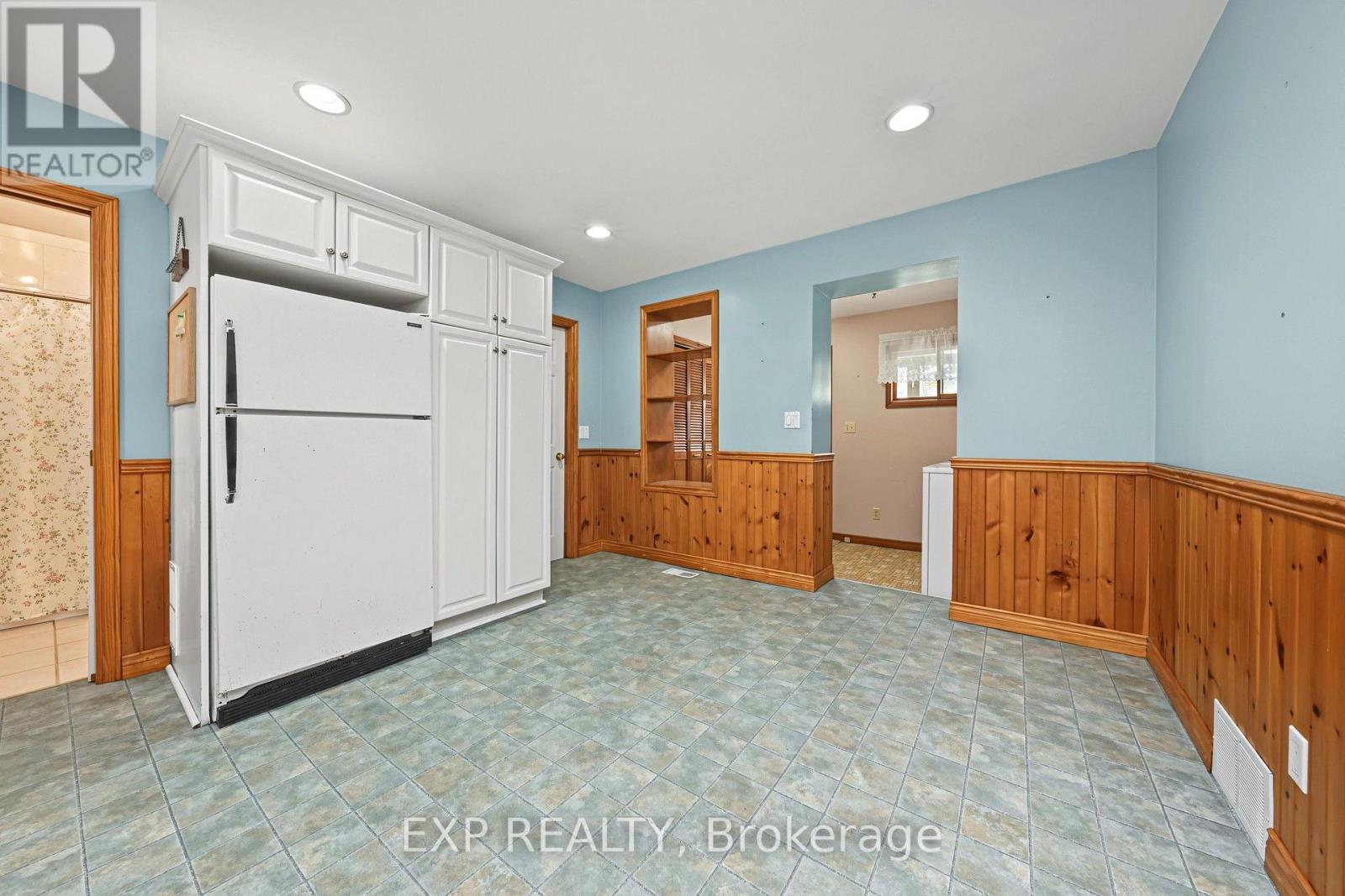 455 Simcoe Street, Warwick, Ontario  N0M 2S0 - Photo 17 - X14093320