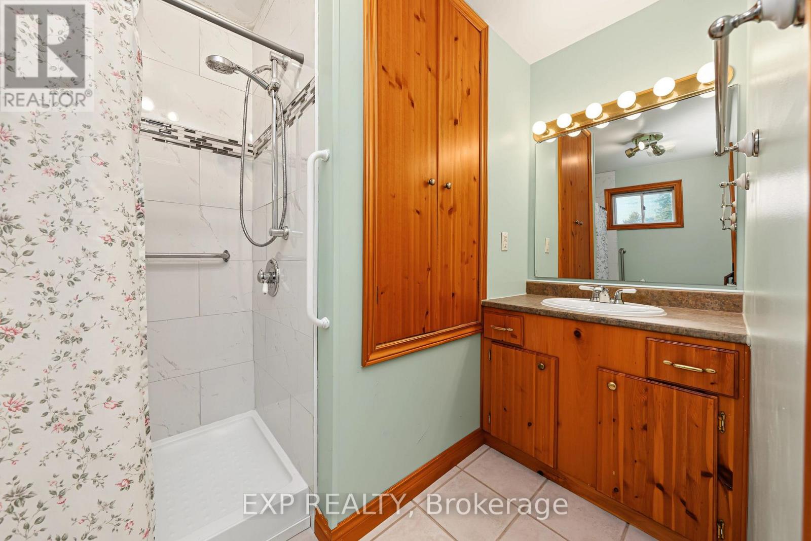 455 Simcoe Street, Warwick, Ontario  N0M 2S0 - Photo 19 - X14093320