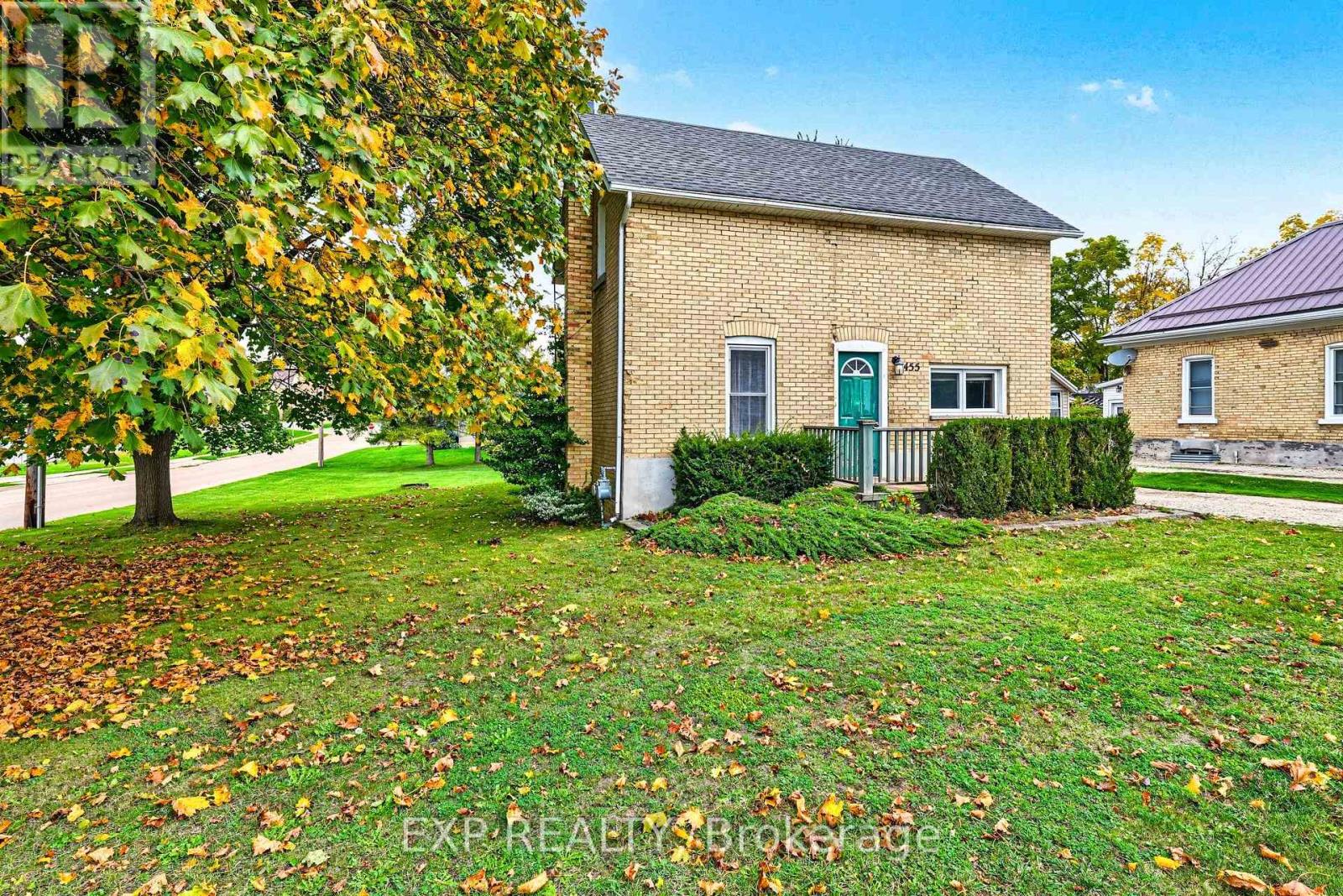 455 Simcoe Street, Warwick, Ontario  N0M 2S0 - Photo 2 - X14093320