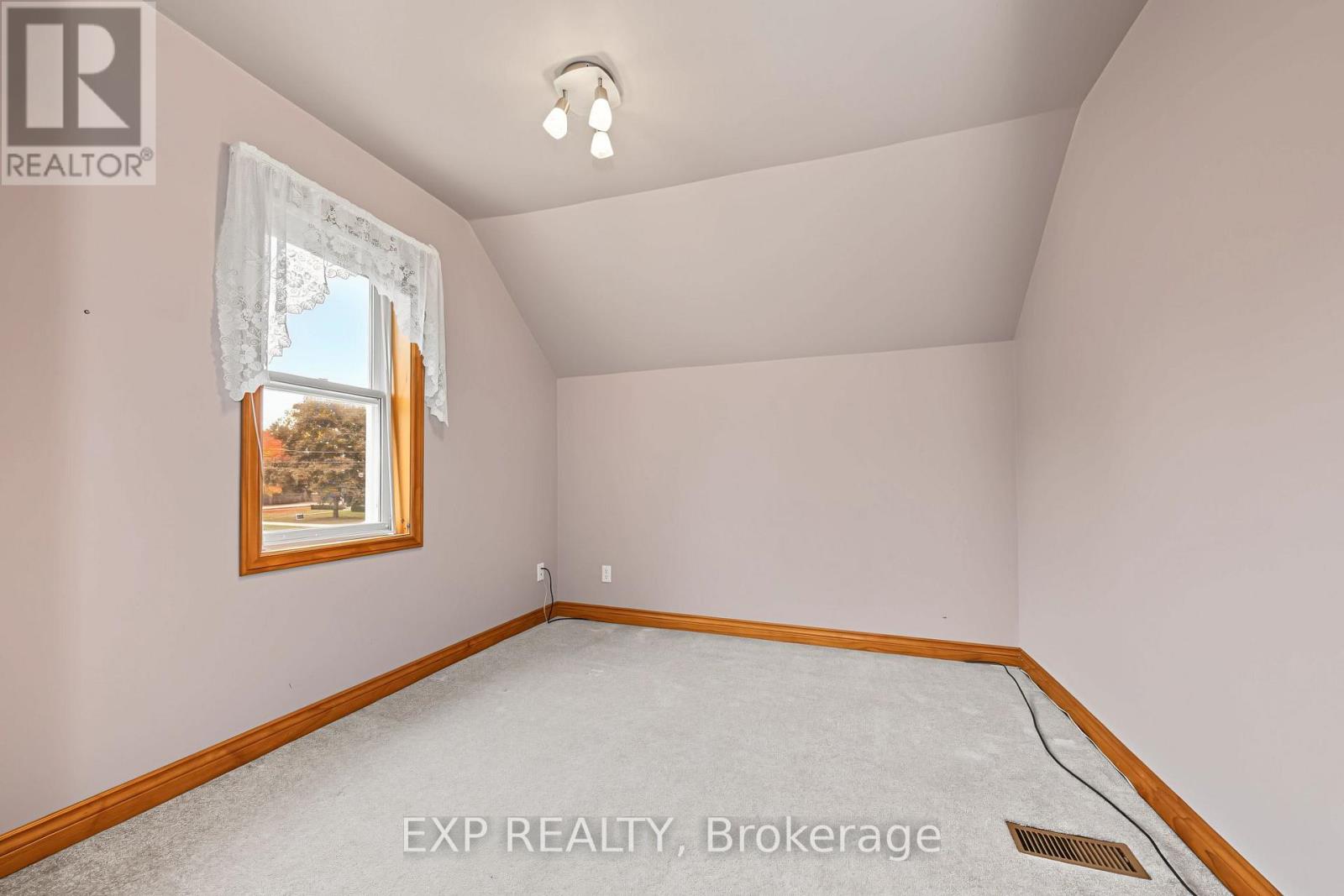 455 Simcoe Street, Warwick, Ontario  N0M 2S0 - Photo 30 - X14093320