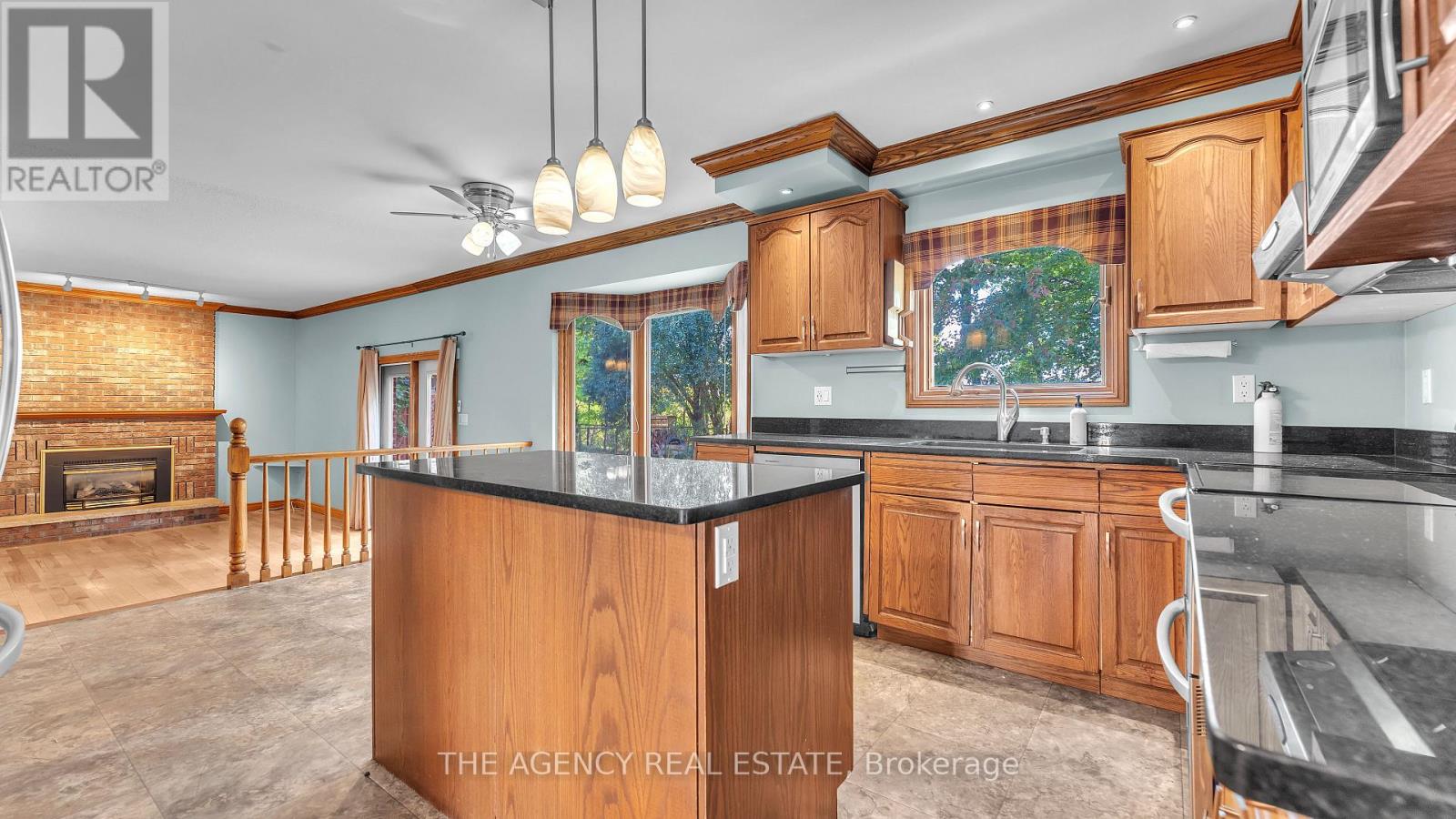 32 Glenview Crescent, London North, Ontario  N5X 2P9 - Photo 5 - X14093340