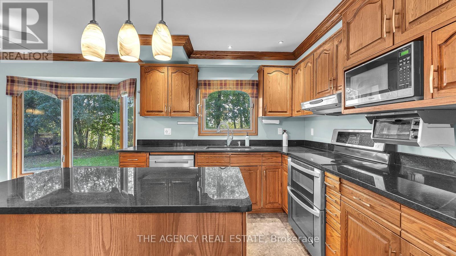 32 Glenview Crescent, London North, Ontario  N5X 2P9 - Photo 7 - X14093340