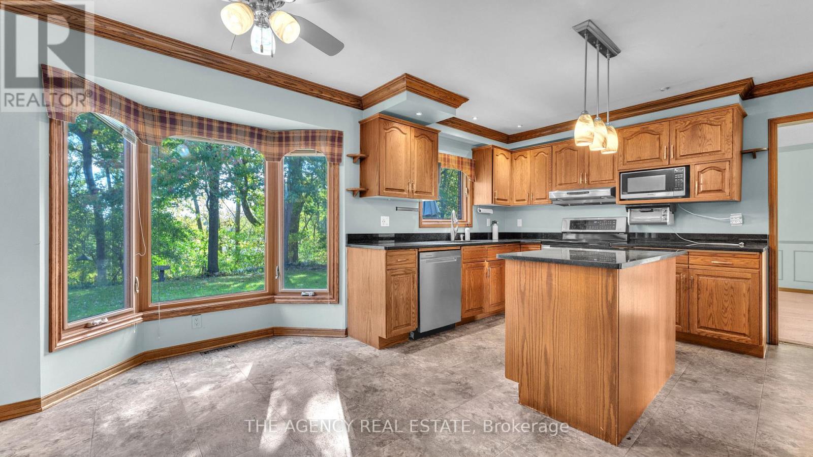 32 Glenview Crescent, London North, Ontario  N5X 2P9 - Photo 9 - X14093340