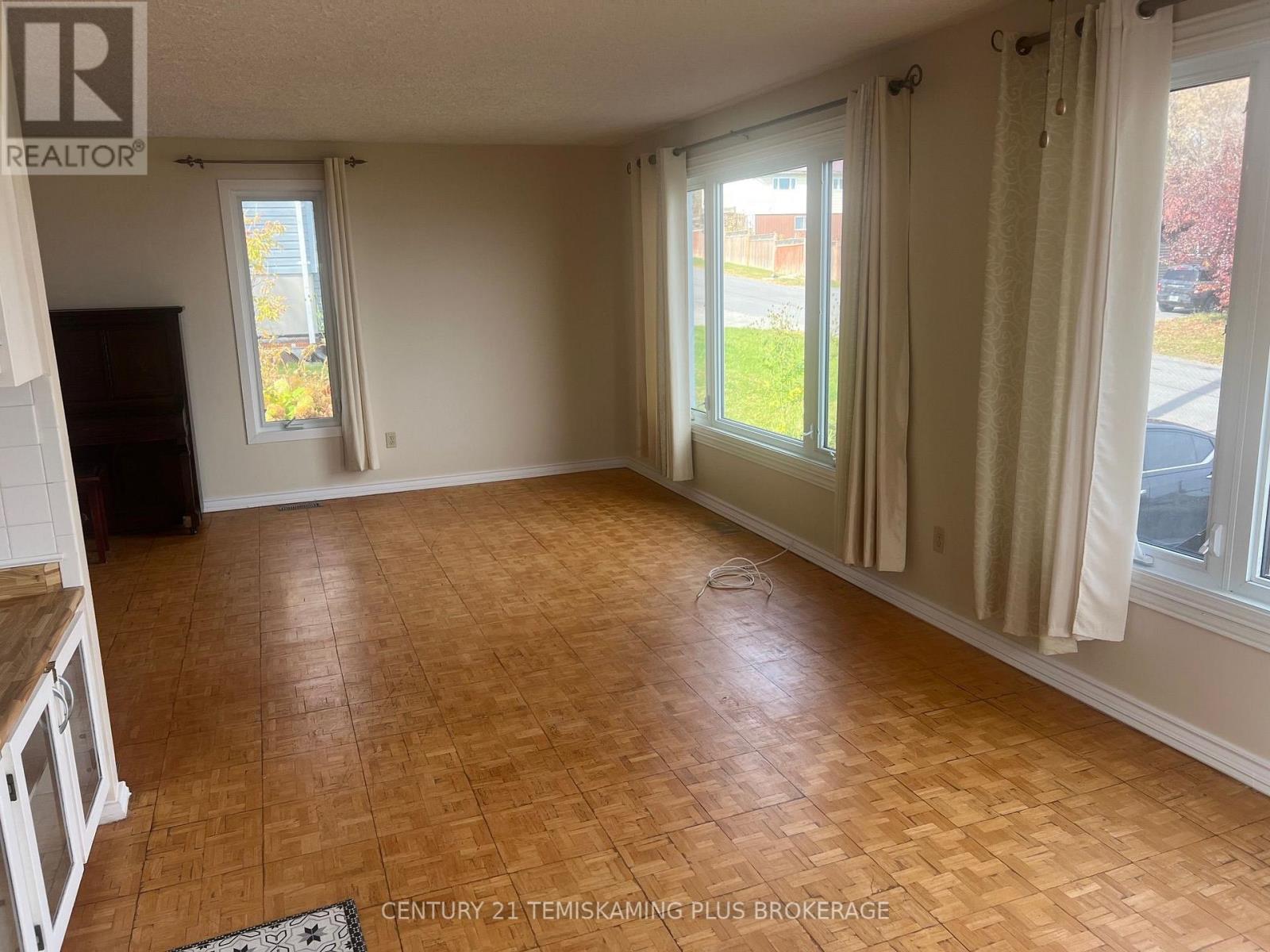 240 Elliott Street W, Temiskaming Shores, Ontario  P0J 1K0 - Photo 9 - T14093182