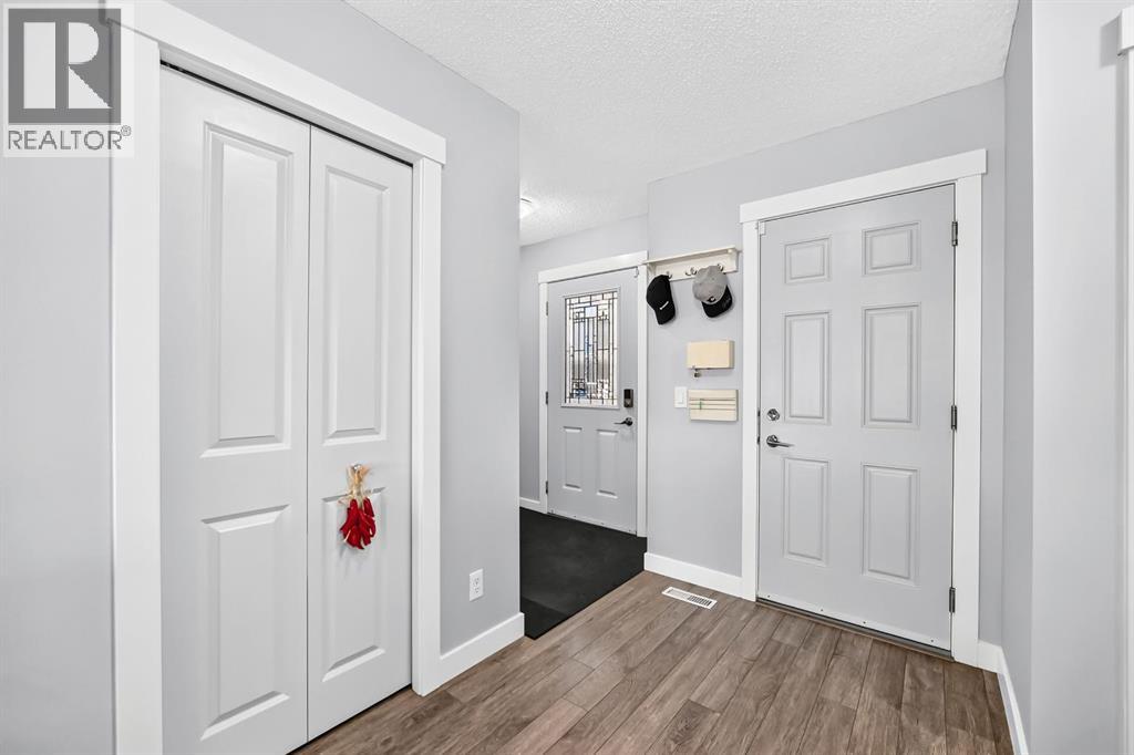 387 Sunrise View, Cochrane, Alberta  T4C 0V3 - Photo 23 - A2348185