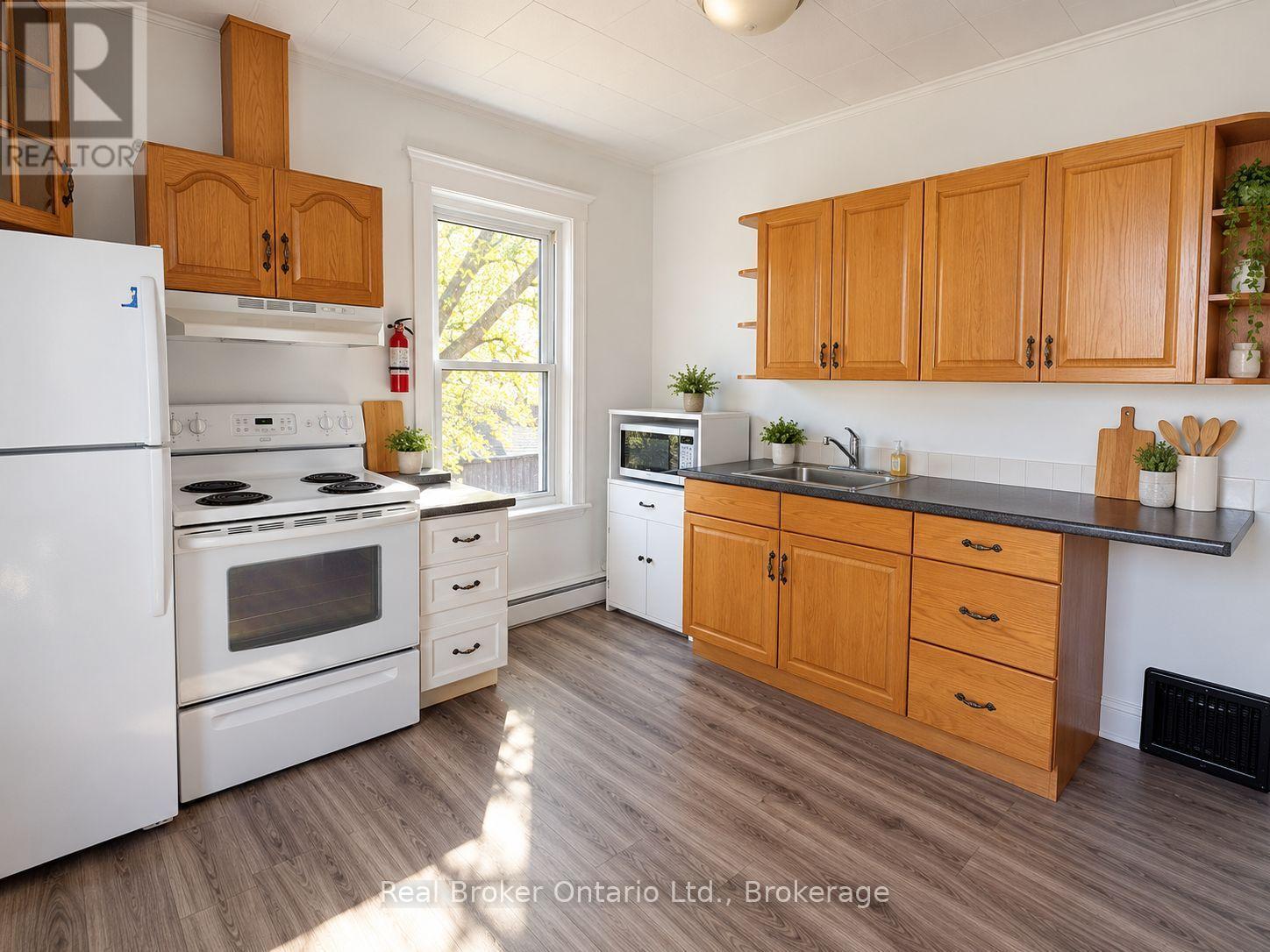 4 Cambria Street, Stratford, Ontario  N5A 1G4 - Photo 15 - X13872830