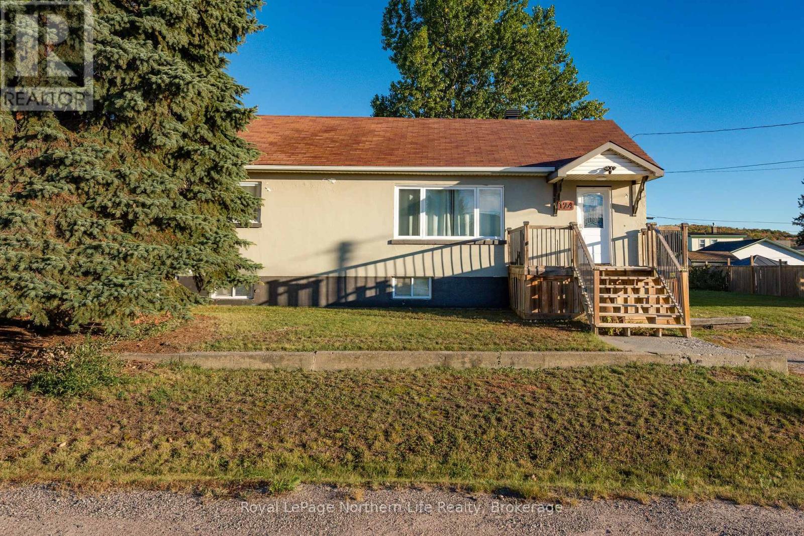 124 Vincent Avenue, North Bay, Ontario  P1B 7K5 - Photo 1 - X14093046