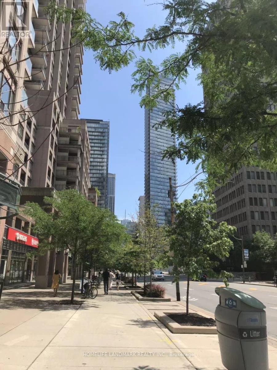 1513 - 955 Bay Street, Toronto, Ontario  M5S 2A2 - Photo 2 - C14093160