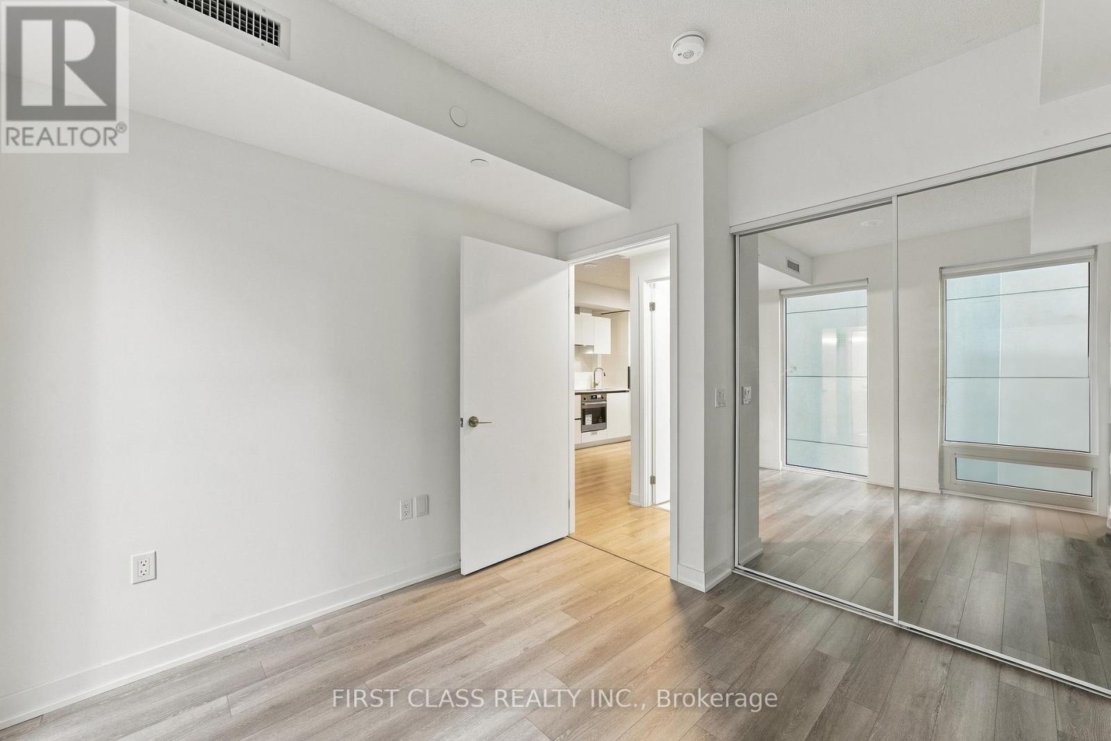 401 - 238 Simcoe Street, Toronto, Ontario  M5T 0E2 - Photo 14 - C14093334