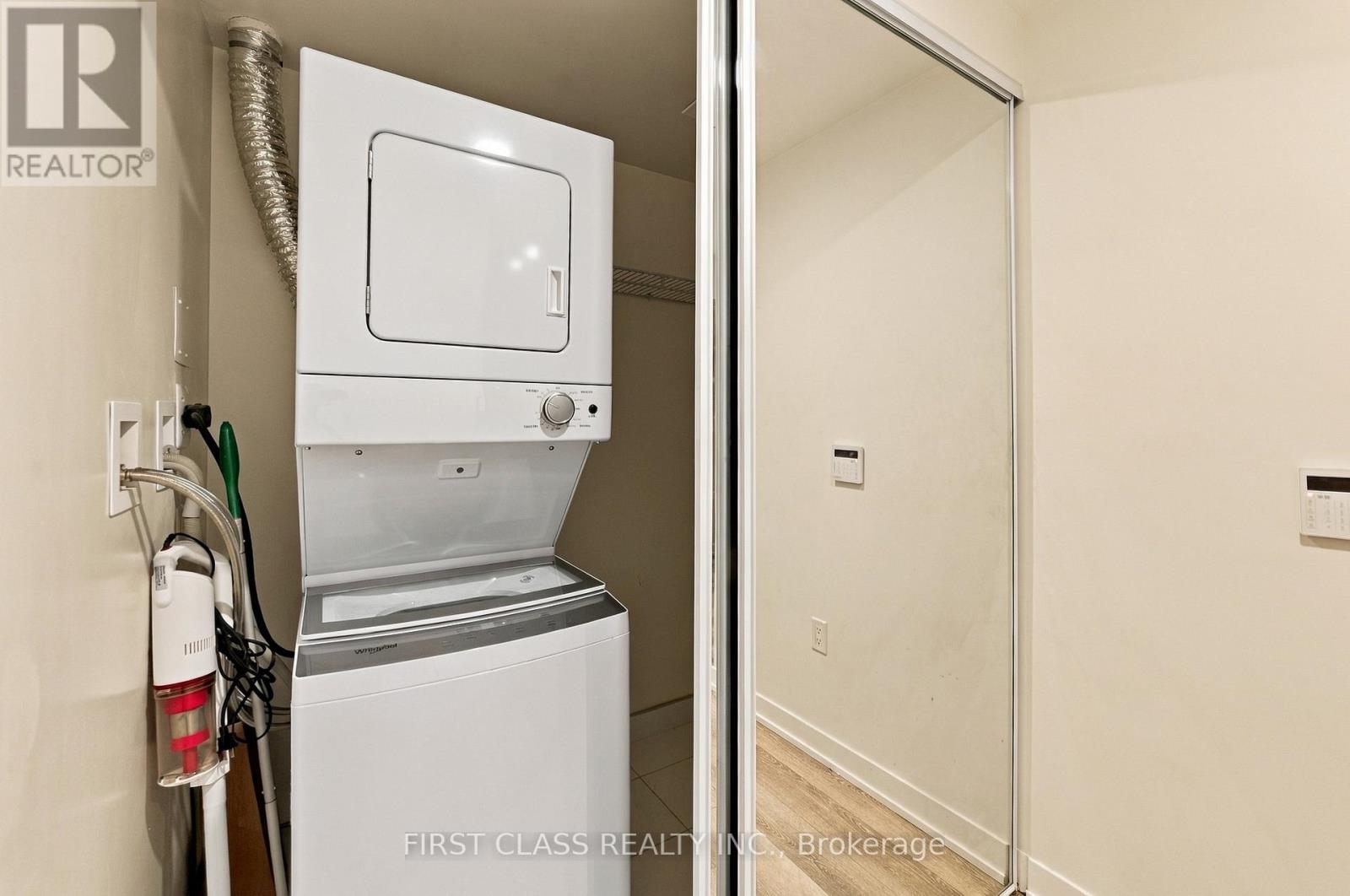401 - 238 Simcoe Street, Toronto, Ontario  M5T 0E2 - Photo 4 - C14093334