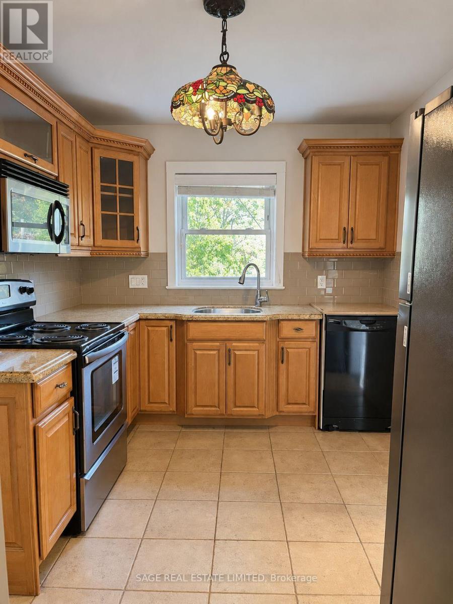 Upper/main Unit - 309 Blantyre Avenue, Toronto, Ontario  M1N 2S6 - Photo 10 - E14093110