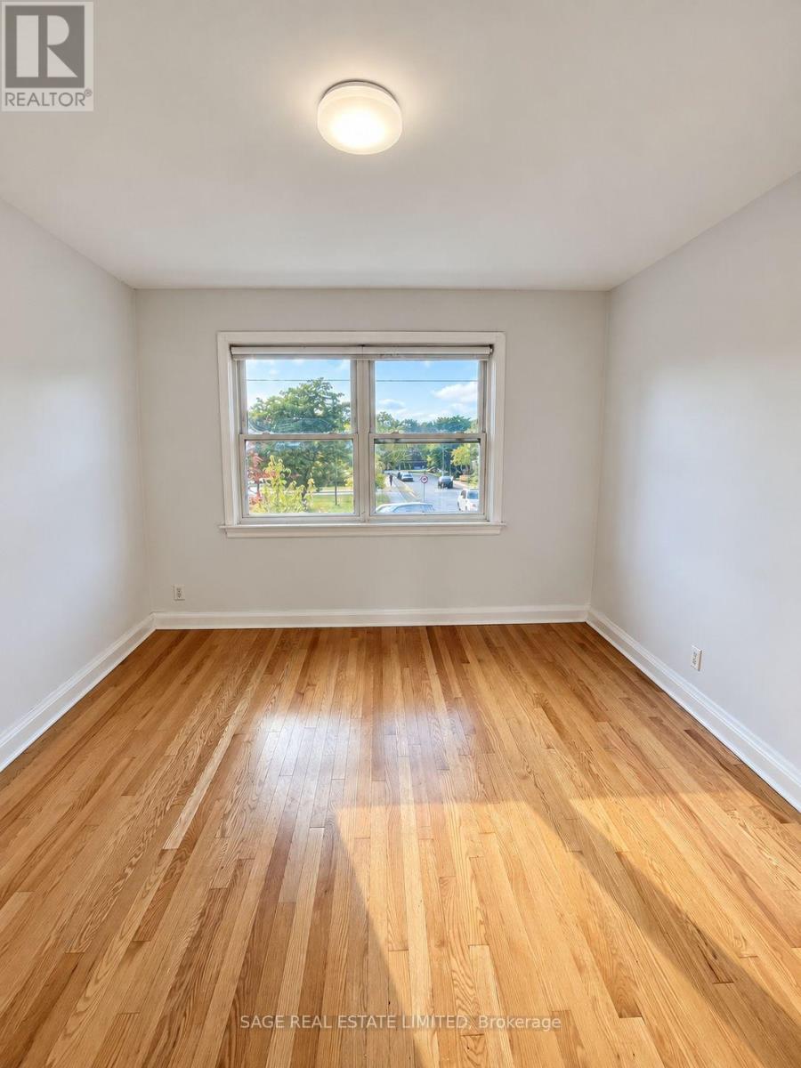 Upper/main Unit - 309 Blantyre Avenue, Toronto, Ontario  M1N 2S6 - Photo 12 - E14093110