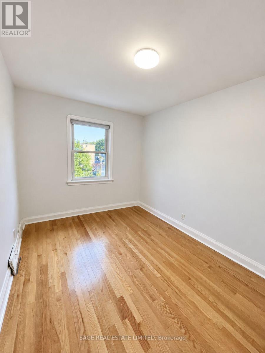 Upper/main Unit - 309 Blantyre Avenue, Toronto, Ontario  M1N 2S6 - Photo 14 - E14093110