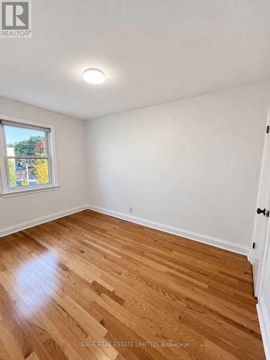 Upper/main Unit - 309 Blantyre Avenue, Toronto, Ontario  M1N 2S6 - Photo 15 - E14093110