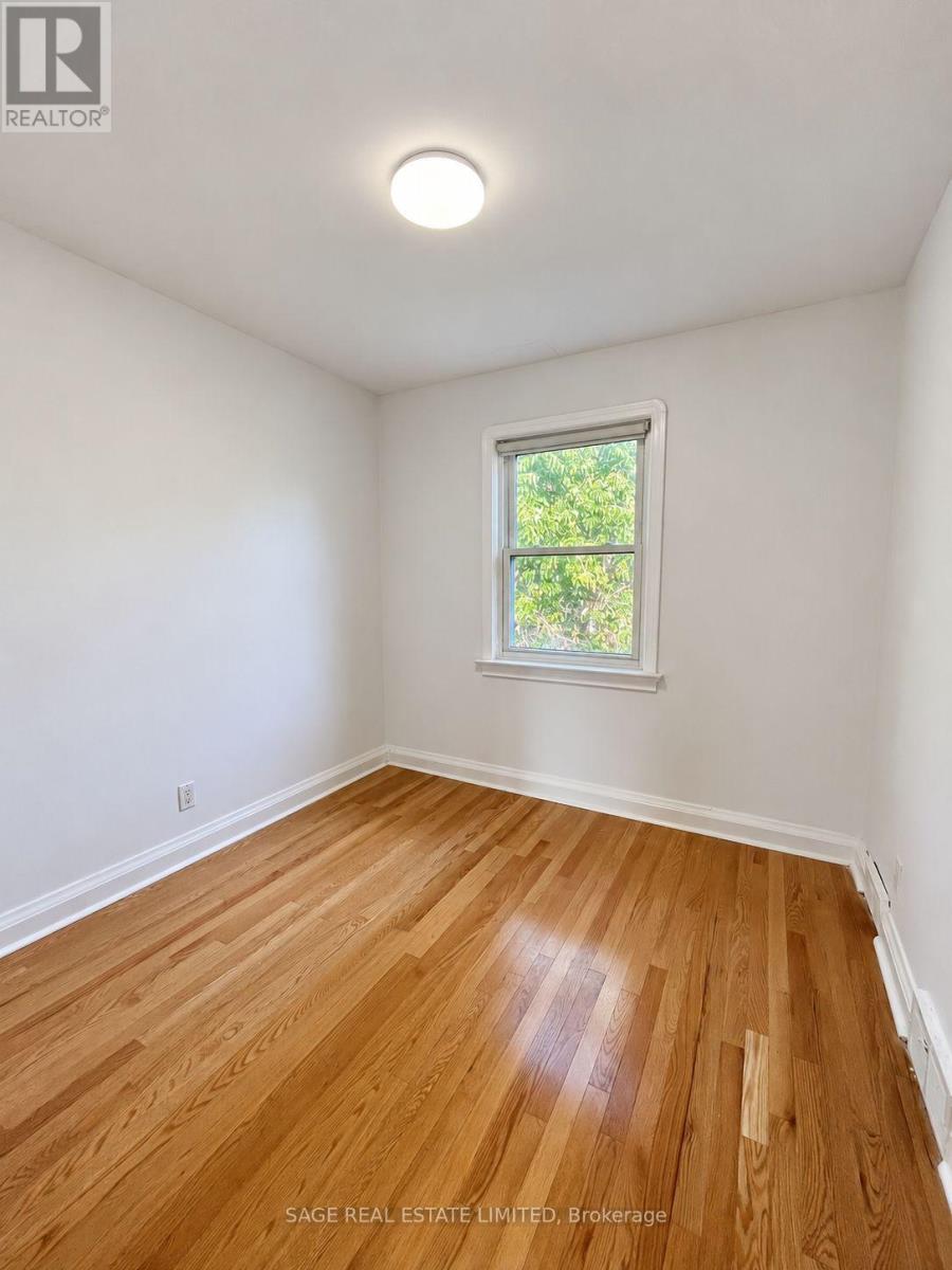 Upper/main Unit - 309 Blantyre Avenue, Toronto, Ontario  M1N 2S6 - Photo 16 - E14093110