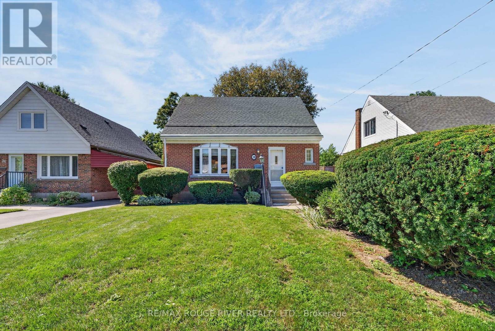 38 Singleton Rd Road, Toronto, Ontario  M1R 1H9 - Photo 1 - E14093164