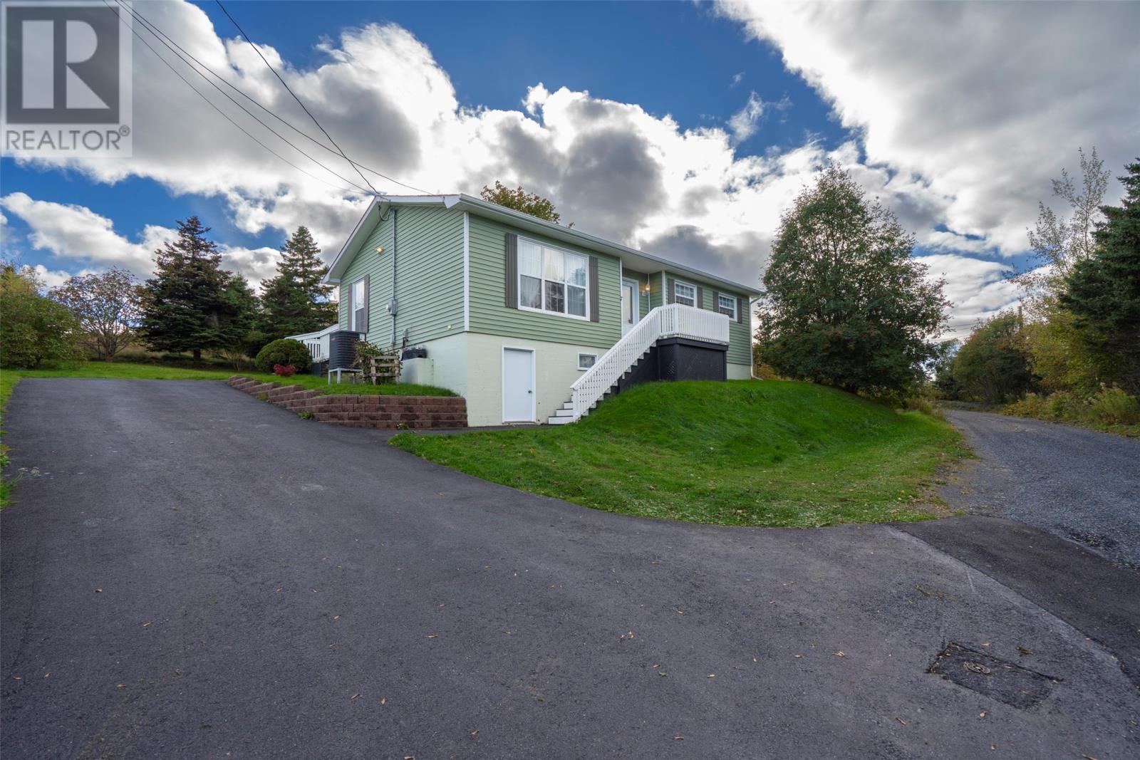 7 Pondside Hill, Carbonear — photo 3