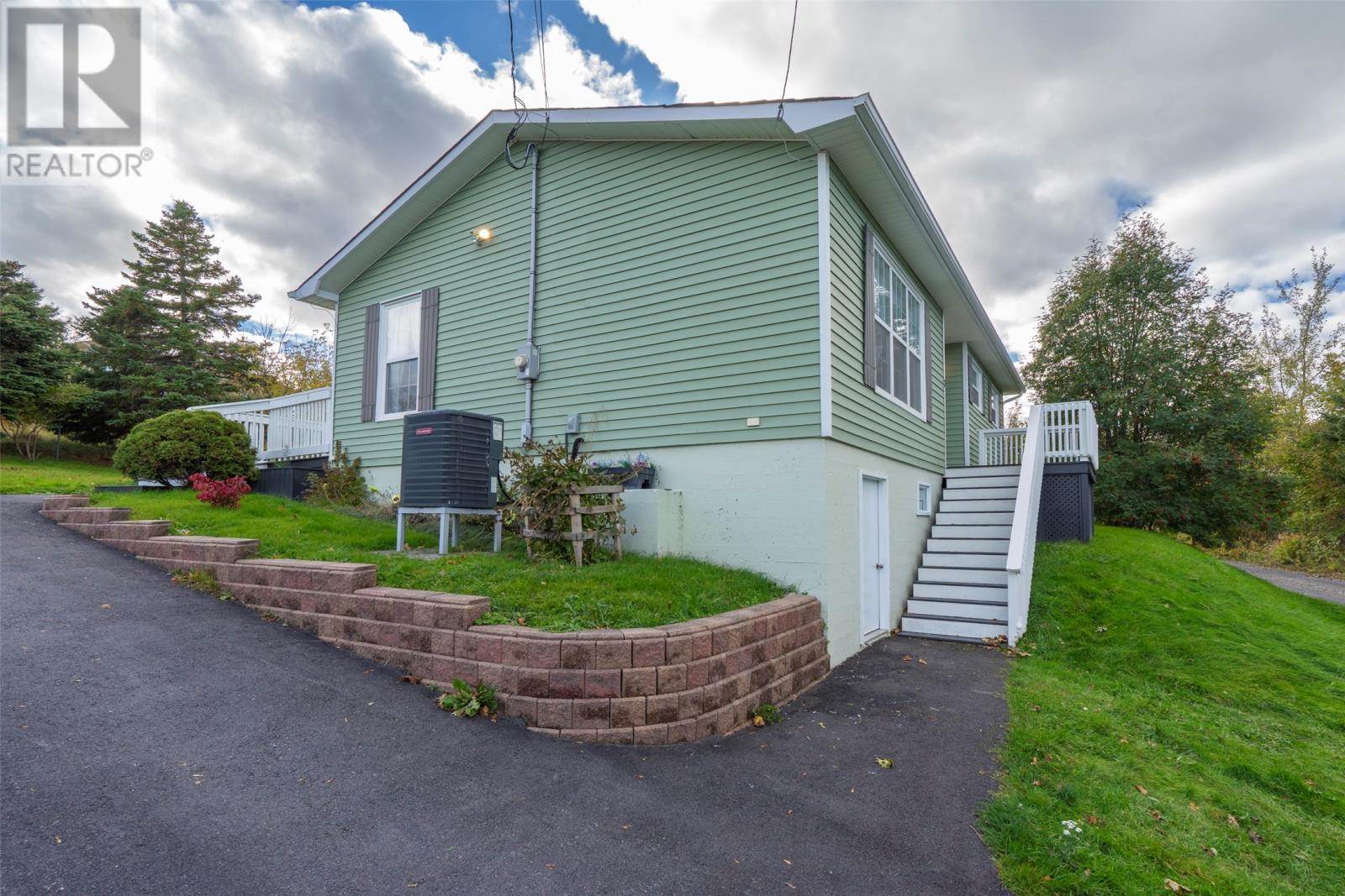 7 Pondside Hill, Carbonear — photo 4