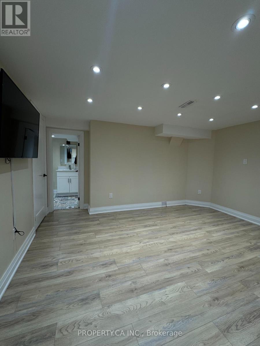 Lower - 746 Leslie Valley Drive, Newmarket, Ontario  L3Y 7J3 - Photo 19 - N14093060