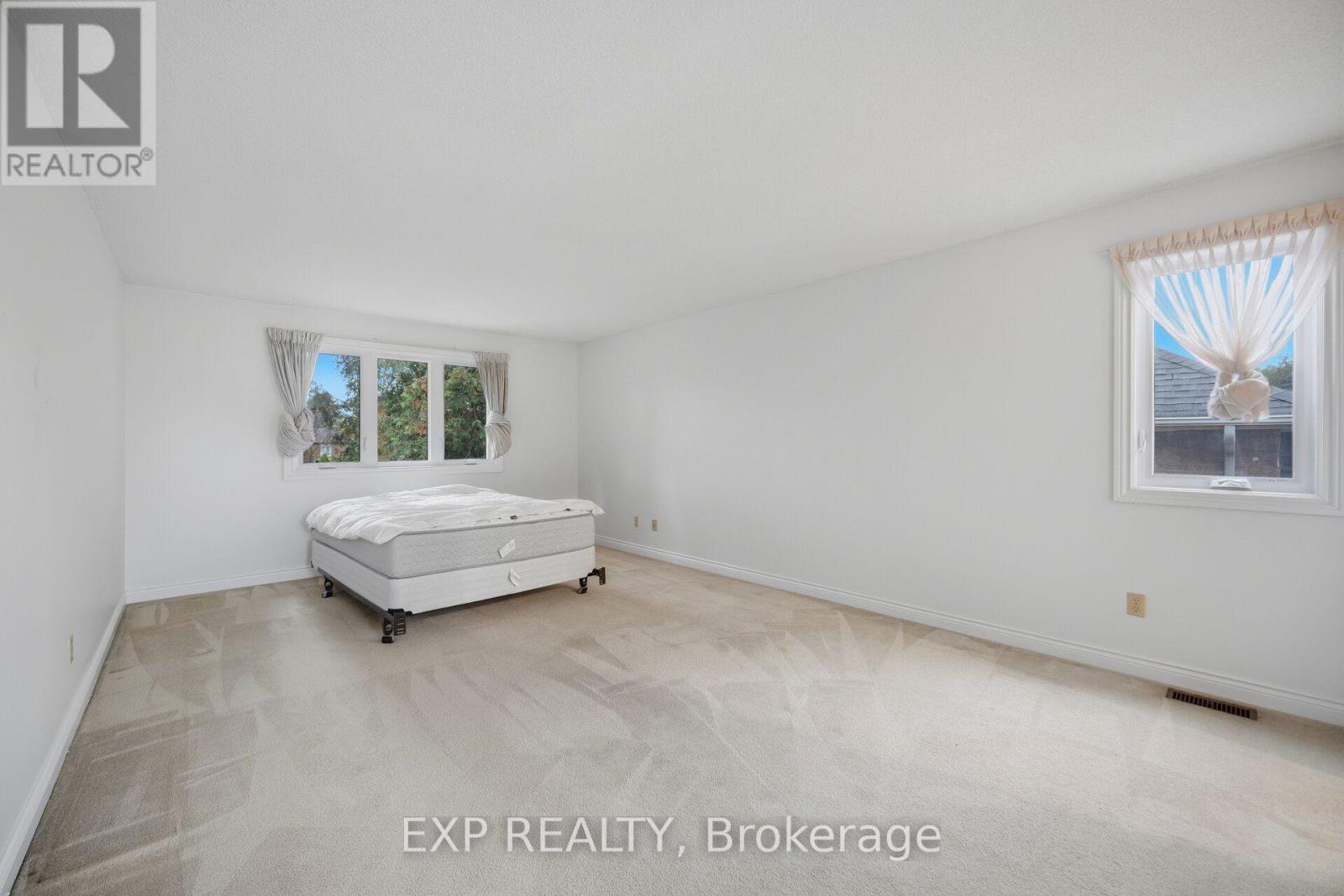 20 Devlin Place, Aurora, Ontario  L4G 5W6 - Photo 14 - N14093082