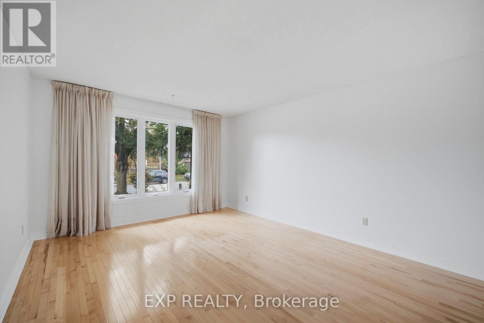 20 Devlin Place, Aurora, Ontario  L4G 5W6 - Photo 5 - N14093082
