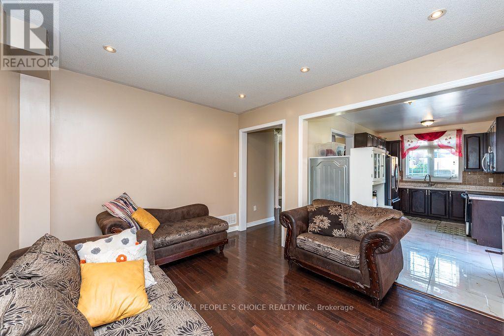 1 Bouvier Gate, Brampton, Ontario L7A 3T7 - Photo 17 - W14093040