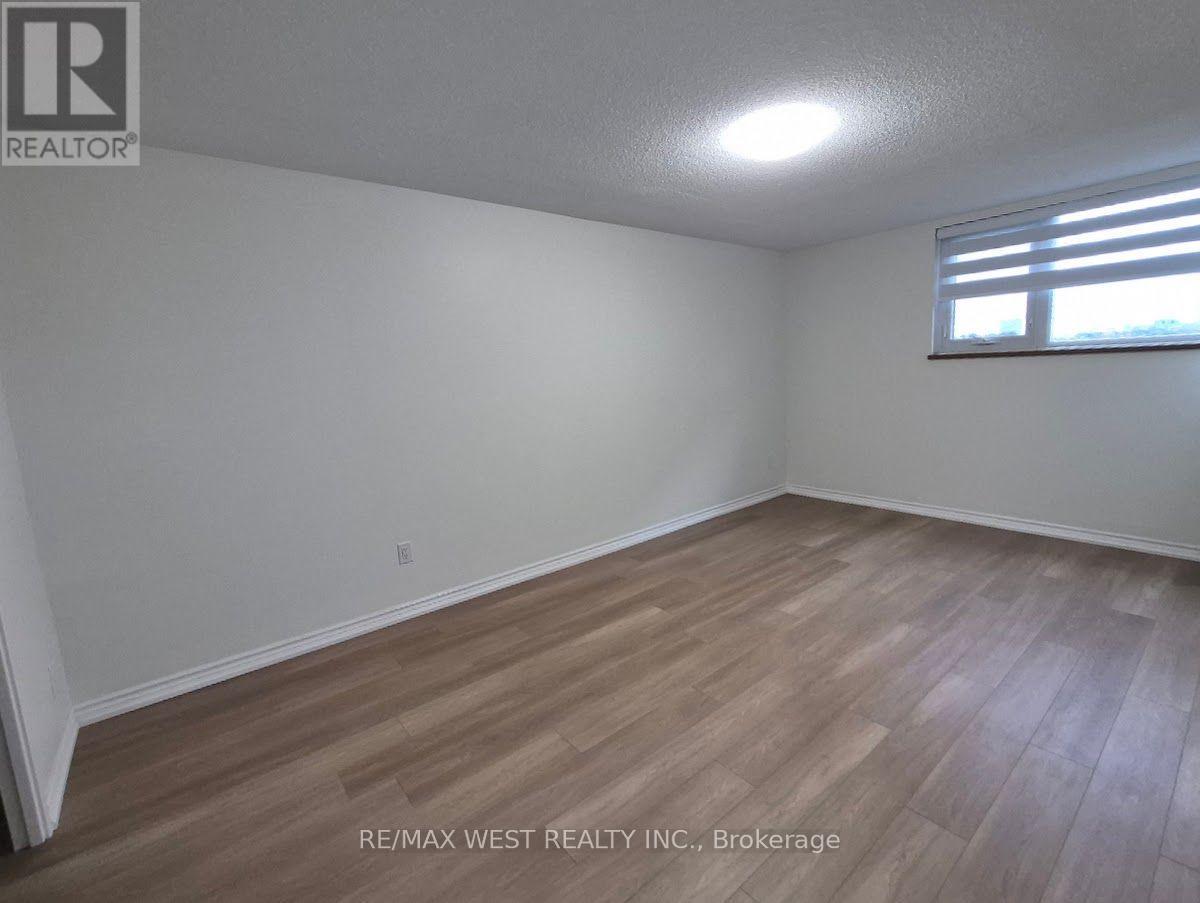 802 - 250 Scarlett Road, Toronto, Ontario  M6N 4X5 - Photo 13 - W14093154