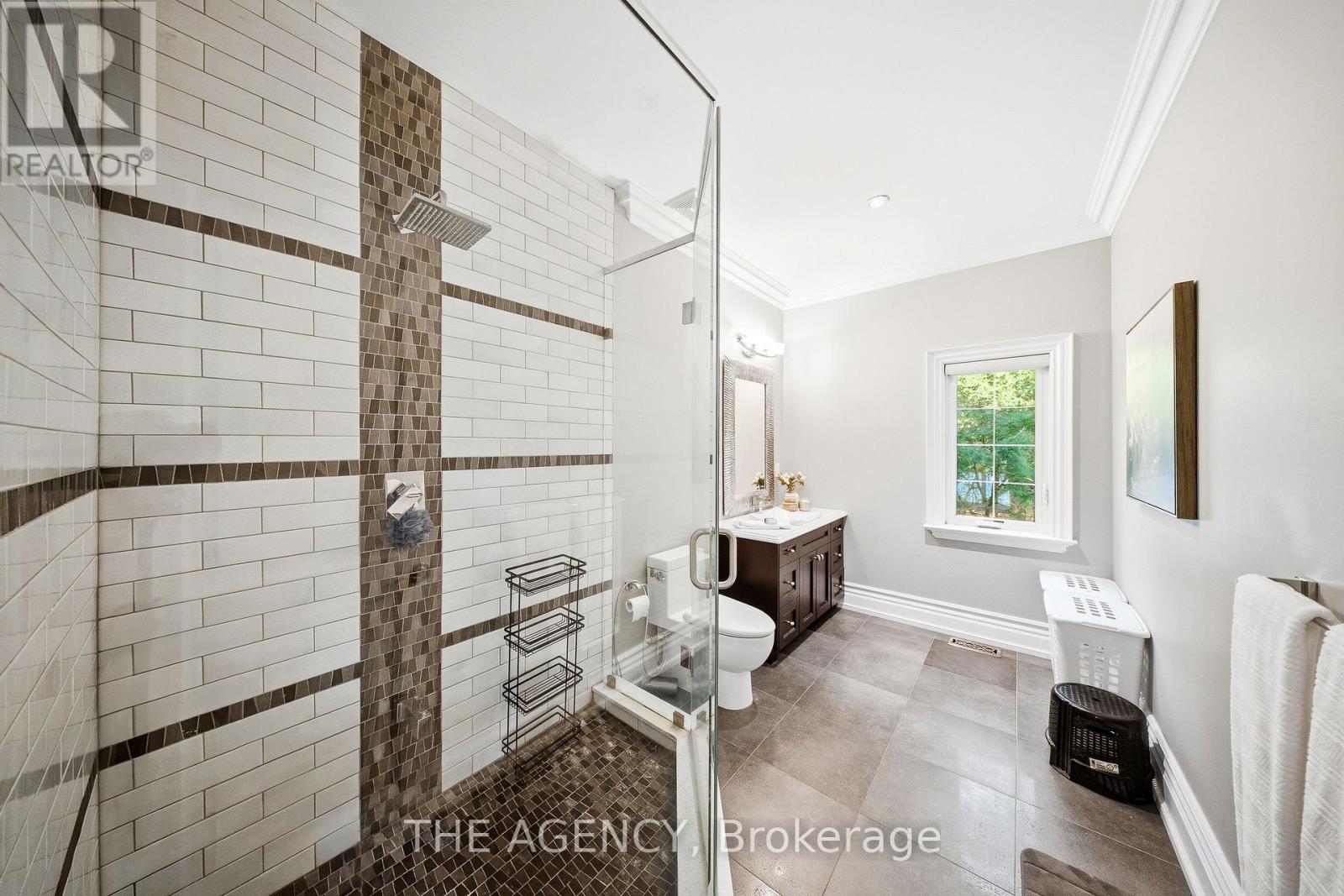 1098 Lakeshore Road W, Oakville, Ontario  L6L 1E9 - Photo 24 - W14093158
