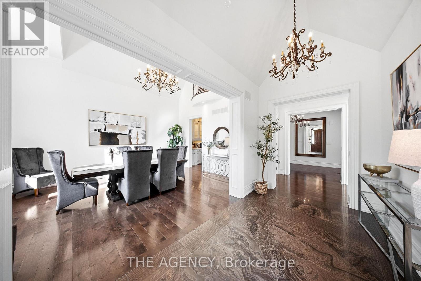 1098 Lakeshore Road W, Oakville, Ontario  L6L 1E9 - Photo 6 - W14093158