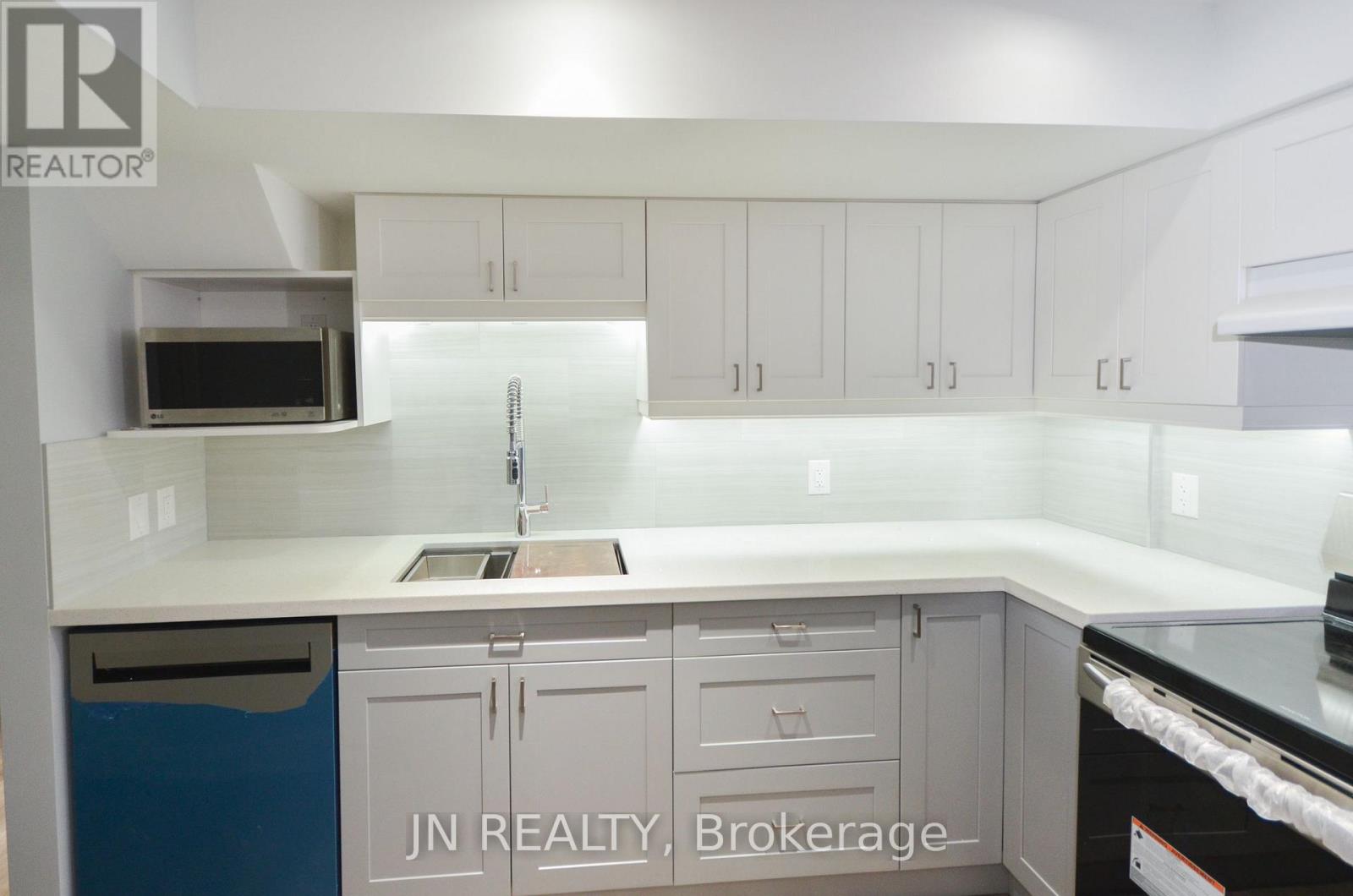 Lower - 34 Mcechearn Crescent, Brampton, Ontario L7C 3R4 - Photo 6 - W14093176