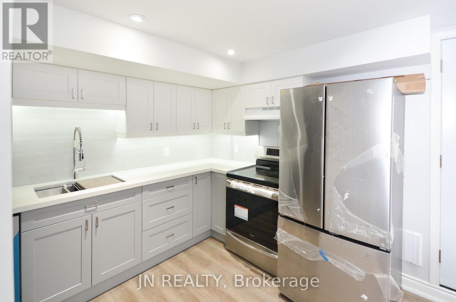 Lower - 34 Mcechearn Crescent, Brampton, Ontario L7C 3R4 - Photo 7 - W14093176