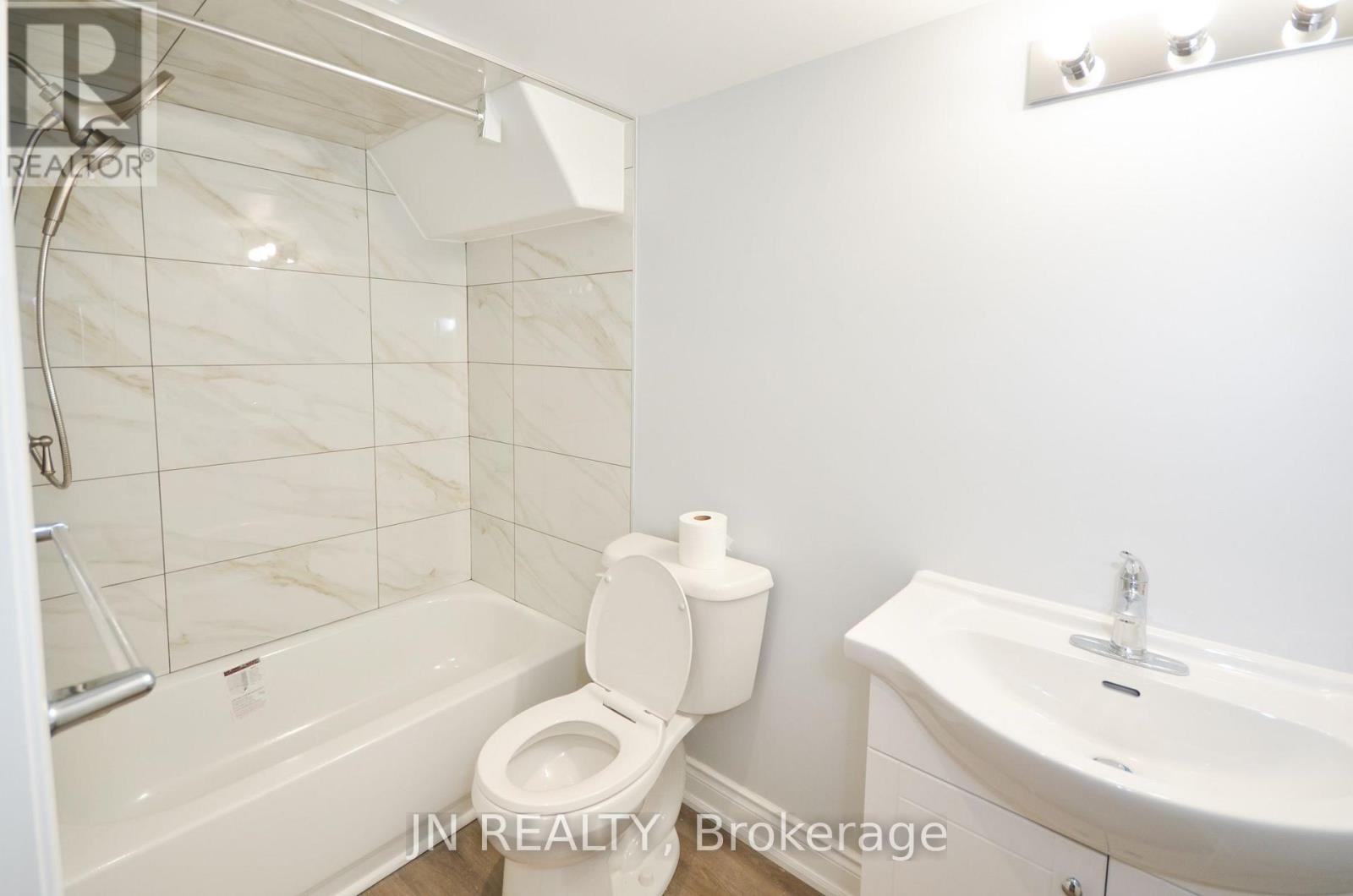 Lower - 34 Mcechearn Crescent, Brampton, Ontario L7C 3R4 - Photo 8 - W14093176