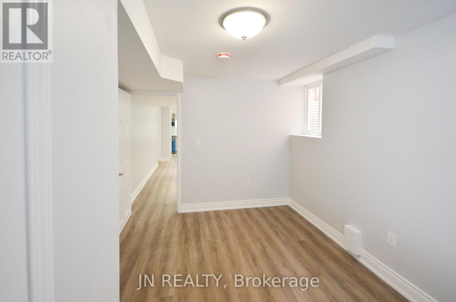 Lower - 34 Mcechearn Crescent, Brampton, Ontario L7C 3R4 - Photo 9 - W14093176