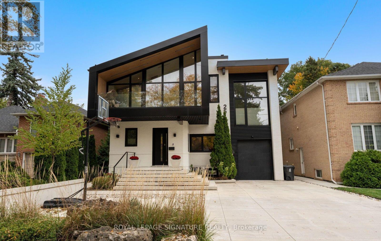 25 EAGLE ROAD, Toronto, Ontario