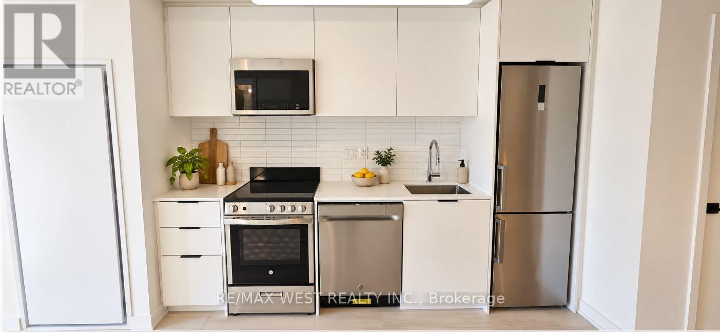 208 - 1 Vine Avenue, Toronto, Ontario  M6P 0C8 - Photo 4 - W14093228