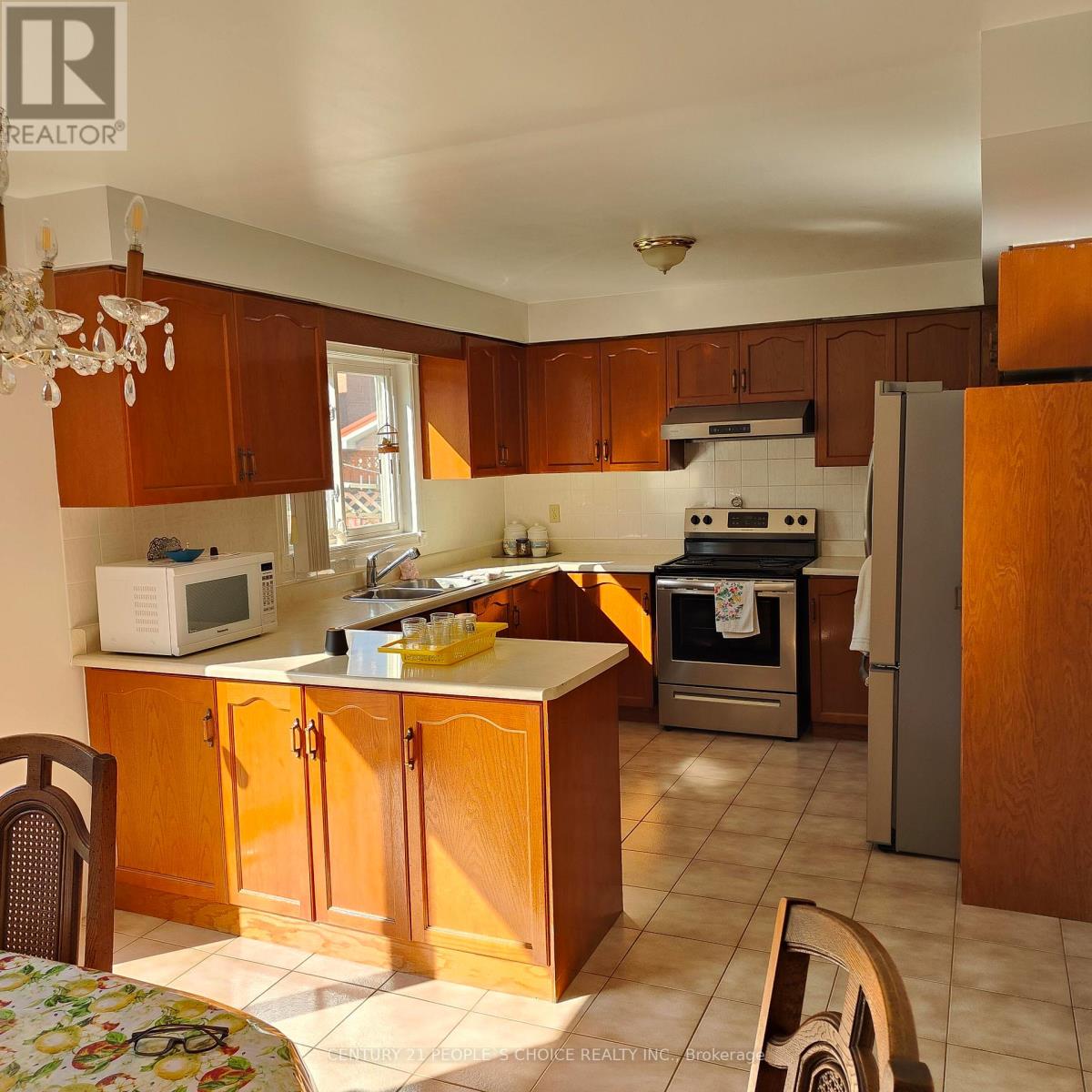 29 Kingsplate Crescent, Toronto, Ontario  M9W 6X5 - Photo 4 - W14093324
