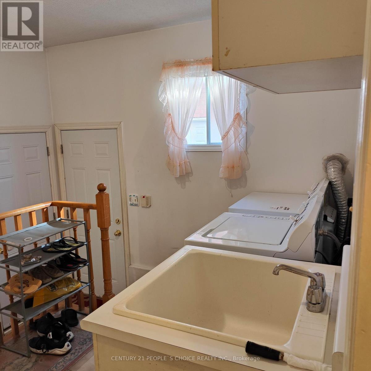 29 Kingsplate Crescent, Toronto, Ontario  M9W 6X5 - Photo 5 - W14093324