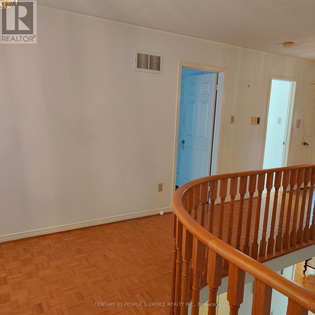 29 Kingsplate Crescent, Toronto, Ontario  M9W 6X5 - Photo 7 - W14093324