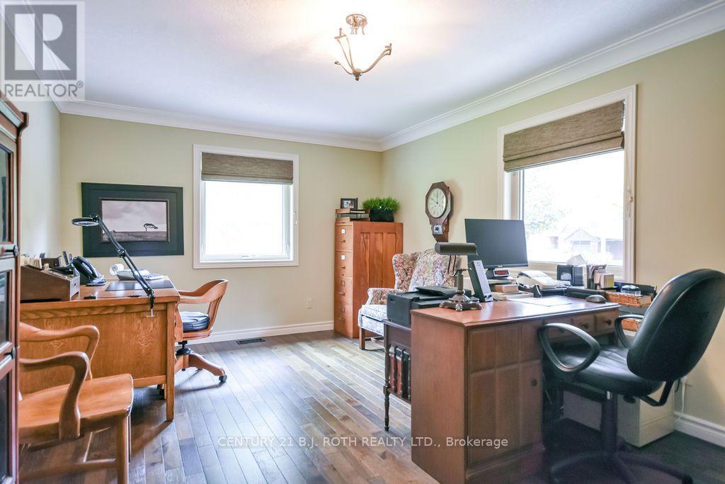 1029 & 1031 Cowbell Lane, Gravenhurst, Ontario  P0E 1N0 - Photo 17 - X14093254