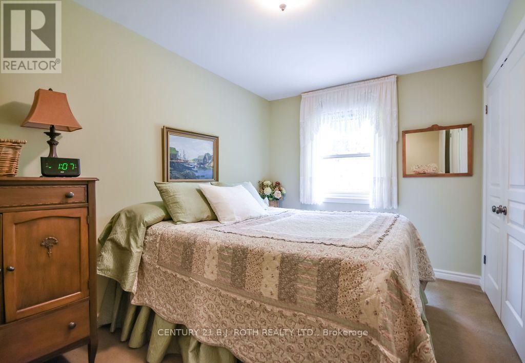 1029 & 1031 Cowbell Lane, Gravenhurst, Ontario  P0E 1N0 - Photo 22 - X14093254
