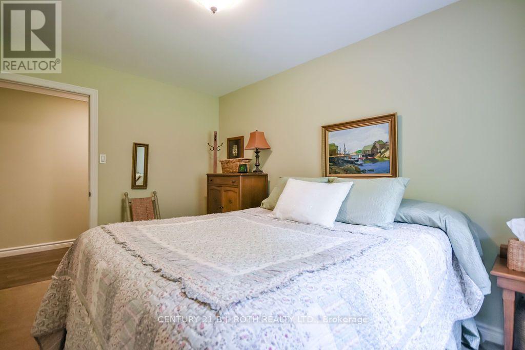 1029 & 1031 Cowbell Lane, Gravenhurst, Ontario  P0E 1N0 - Photo 23 - X14093254
