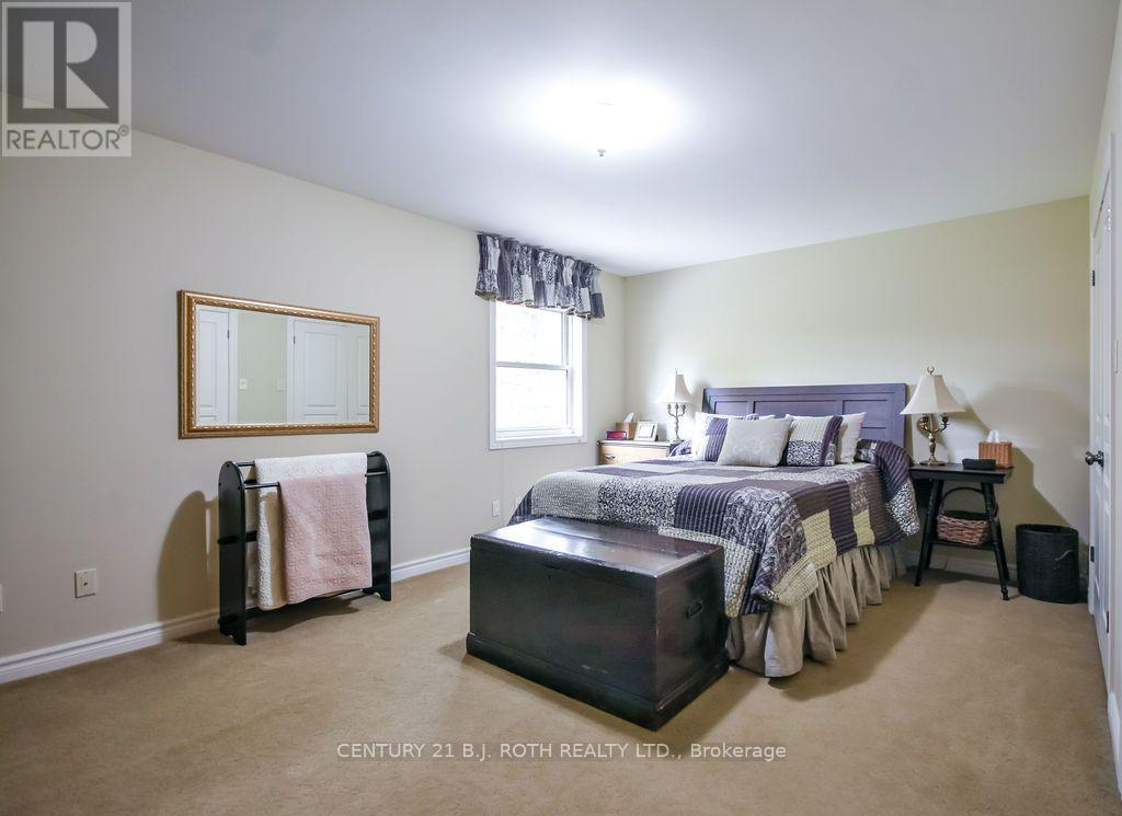 1029 & 1031 Cowbell Lane, Gravenhurst, Ontario  P0E 1N0 - Photo 24 - X14093254