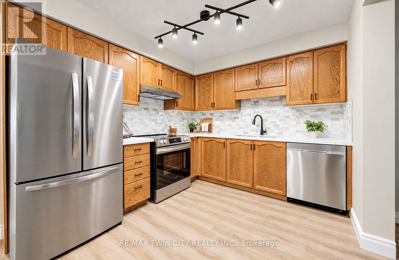 457 Annapolis Court, Waterloo, Ontario  N2K 4E7 - Photo 11 - X14093294